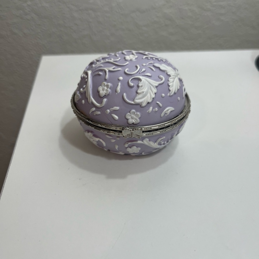 Lilliac Jewelry/Trinket  Box/Present Weding Ring Or Engagement  Ring